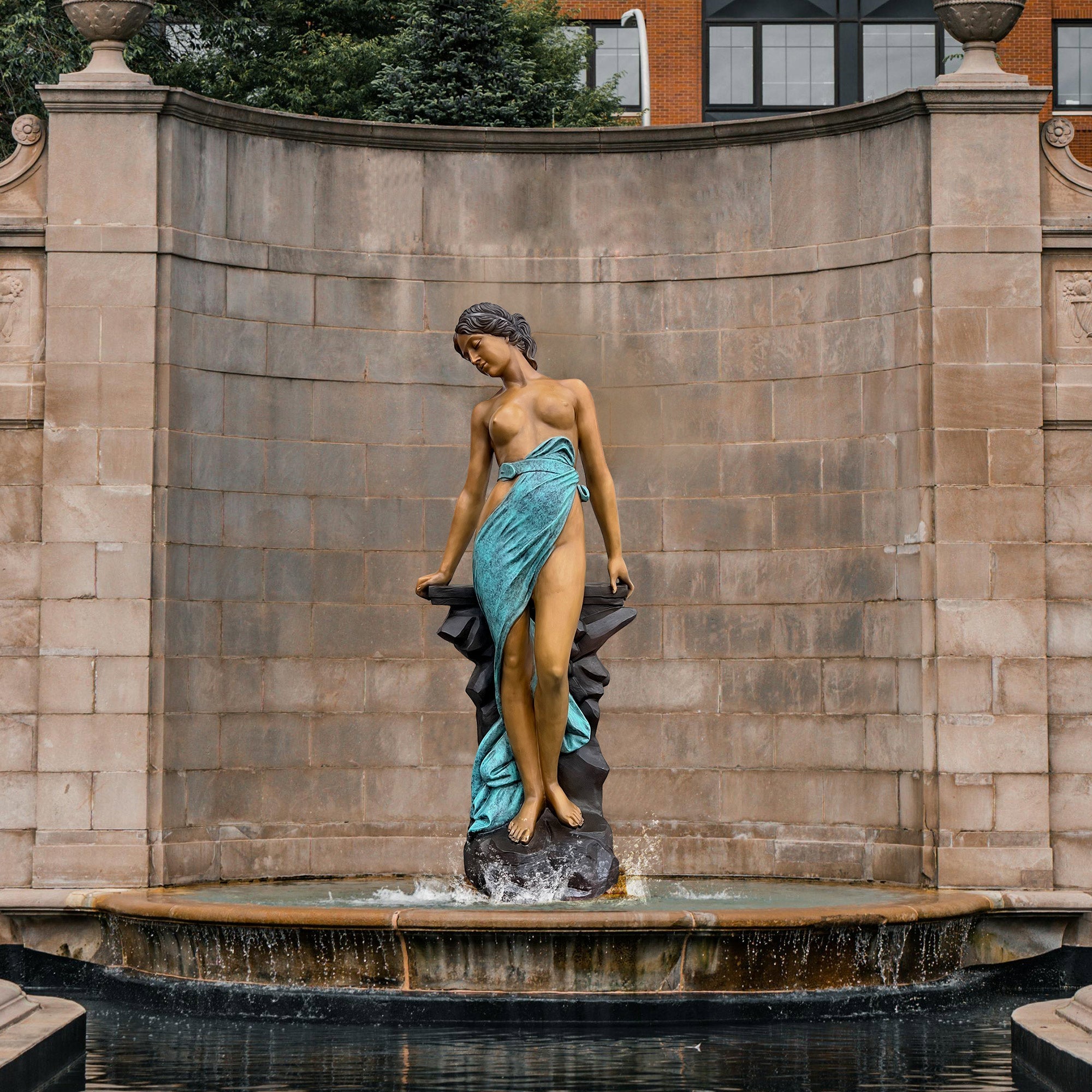 PREMIER Fiberglass Sexy Beautiful Woman Outdoor Sculpture PSF-019